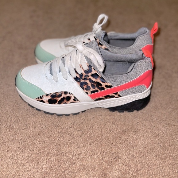 Cheetah Sneakers - Picture 5 of 5